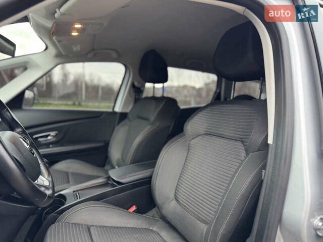 Серый Рено Гранд Сценик, объемом двигателя 1.5 л и пробегом 200 тыс. км за 14800 $, фото 56 на Automoto.ua