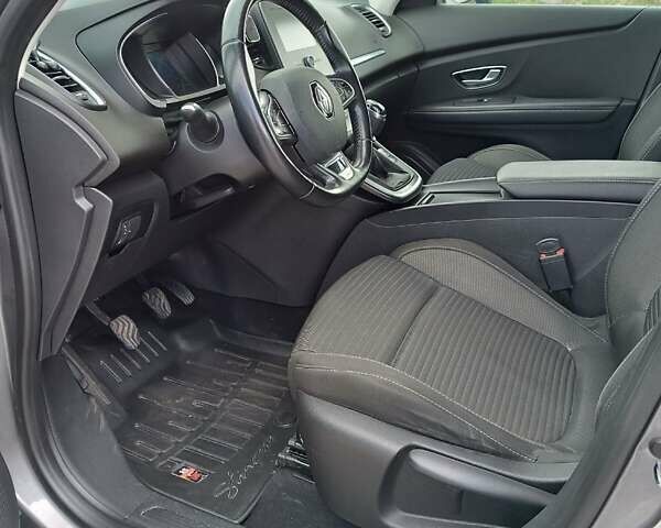 Серый Рено Гранд Сценик, объемом двигателя 1.5 л и пробегом 151 тыс. км за 14999 $, фото 1 на Automoto.ua