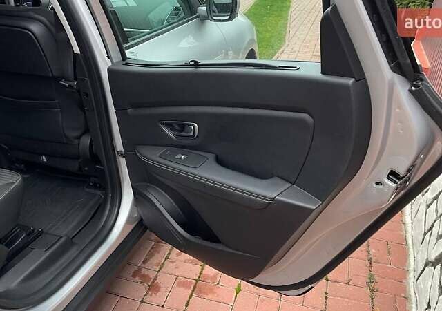 Сірий Рено Гранд Сценік, об'ємом двигуна 1.5 л та пробігом 132 тис. км за 16900 $, фото 23 на Automoto.ua