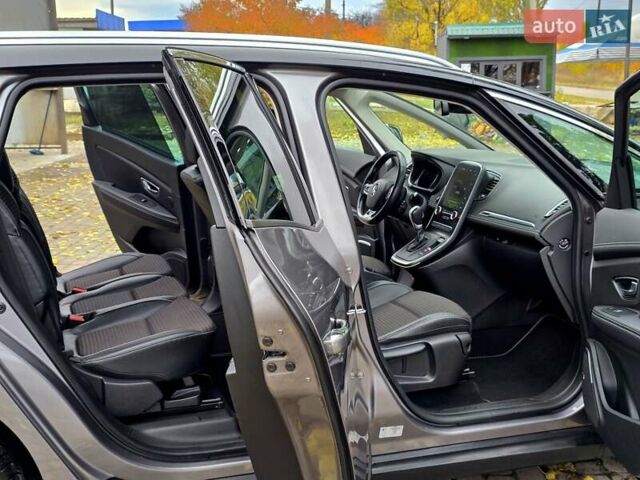 Серый Рено Гранд Сценик, объемом двигателя 1.6 л и пробегом 188 тыс. км за 17500 $, фото 29 на Automoto.ua