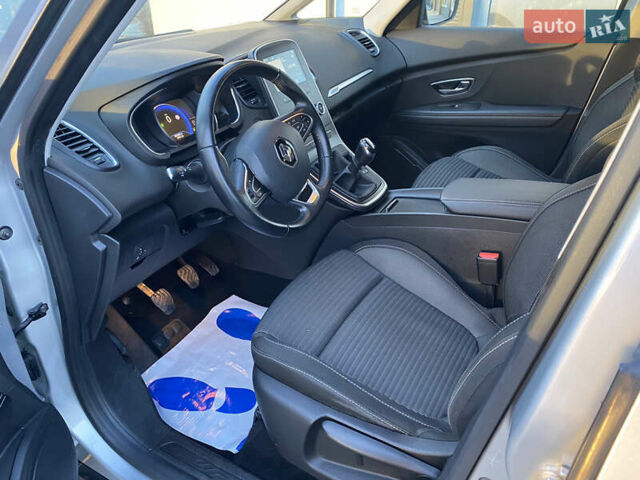 Серый Рено Гранд Сценик, объемом двигателя 1.6 л и пробегом 207 тыс. км за 14500 $, фото 25 на Automoto.ua