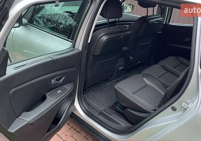 Сірий Рено Гранд Сценік, об'ємом двигуна 1.5 л та пробігом 132 тис. км за 16900 $, фото 16 на Automoto.ua