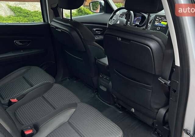 Сірий Рено Гранд Сценік, об'ємом двигуна 1.5 л та пробігом 132 тис. км за 16900 $, фото 19 на Automoto.ua