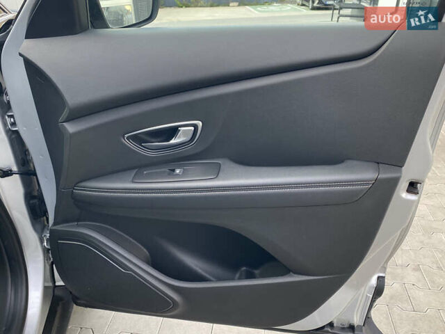 Серый Рено Гранд Сценик, объемом двигателя 1.6 л и пробегом 207 тыс. км за 14500 $, фото 23 на Automoto.ua