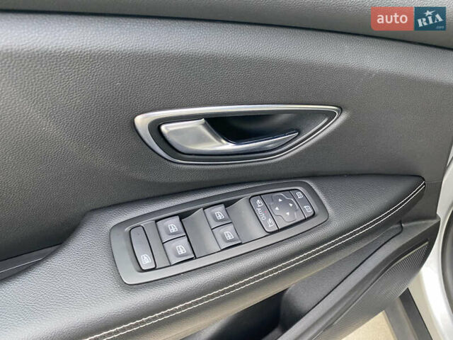 Серый Рено Гранд Сценик, объемом двигателя 1.6 л и пробегом 207 тыс. км за 14500 $, фото 20 на Automoto.ua