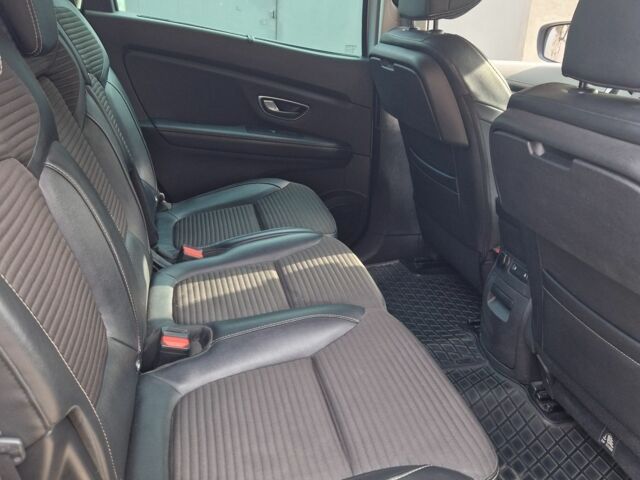 Серый Рено Гранд Сценик, объемом двигателя 1.5 л и пробегом 220 тыс. км за 16299 $, фото 5 на Automoto.ua