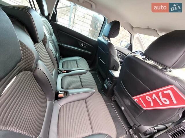 Сірий Рено Гранд Сценік, об'ємом двигуна 1.46 л та пробігом 203 тис. км за 16100 $, фото 6 на Automoto.ua