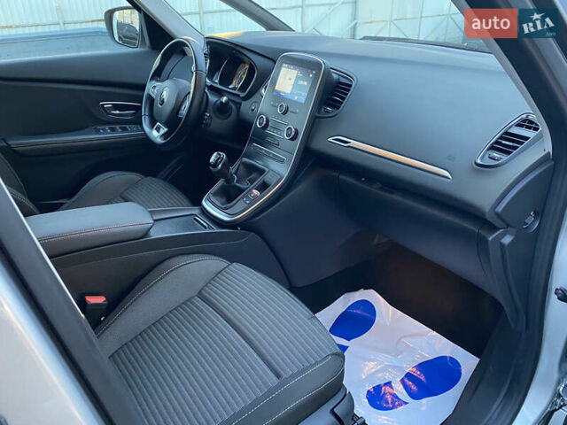 Серый Рено Гранд Сценик, объемом двигателя 1.6 л и пробегом 207 тыс. км за 14500 $, фото 35 на Automoto.ua