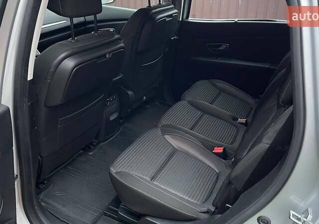 Сірий Рено Гранд Сценік, об'ємом двигуна 1.5 л та пробігом 132 тис. км за 16900 $, фото 18 на Automoto.ua