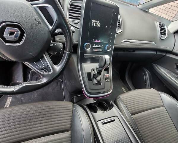 Сірий Рено Гранд Сценік, об'ємом двигуна 1.46 л та пробігом 203 тис. км за 16100 $, фото 11 на Automoto.ua