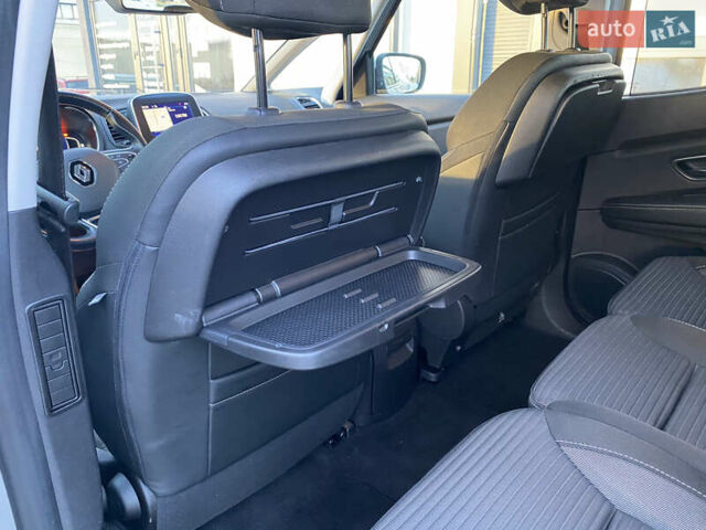 Серый Рено Гранд Сценик, объемом двигателя 1.6 л и пробегом 207 тыс. км за 14500 $, фото 41 на Automoto.ua