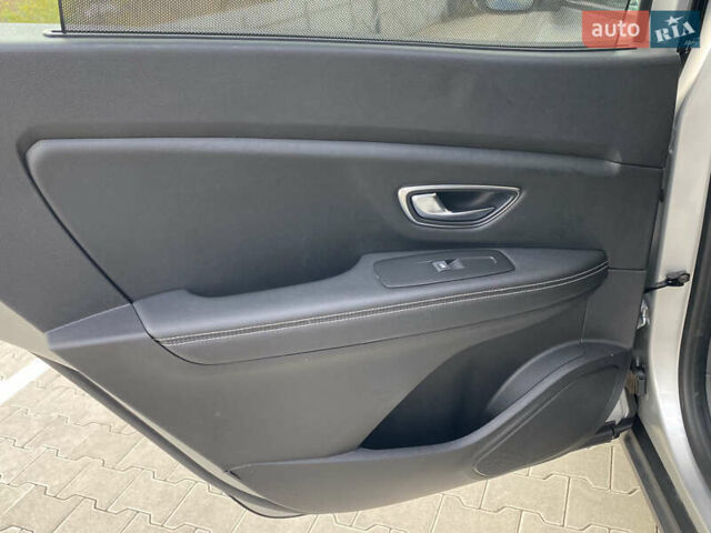 Серый Рено Гранд Сценик, объемом двигателя 1.6 л и пробегом 207 тыс. км за 14500 $, фото 21 на Automoto.ua