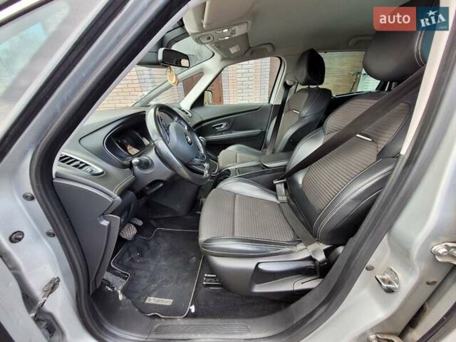 Сірий Рено Гранд Сценік, об'ємом двигуна 1.46 л та пробігом 203 тис. км за 16100 $, фото 10 на Automoto.ua