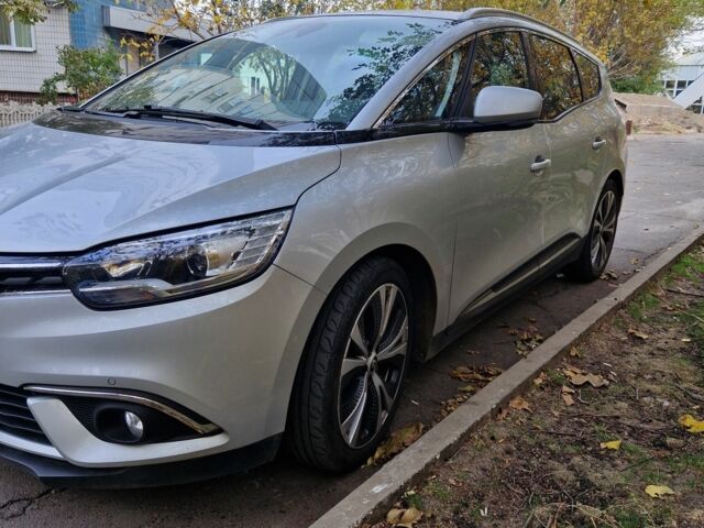 Серый Рено Гранд Сценик, объемом двигателя 1.5 л и пробегом 220 тыс. км за 16299 $, фото 1 на Automoto.ua