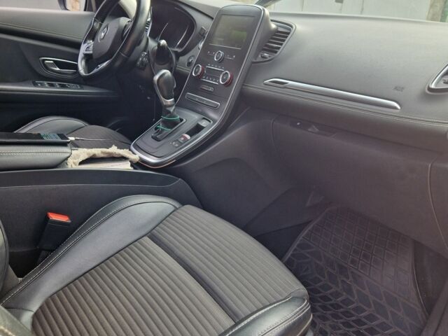 Серый Рено Гранд Сценик, объемом двигателя 1.5 л и пробегом 220 тыс. км за 16299 $, фото 6 на Automoto.ua