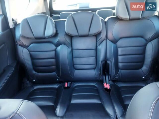 Серый Рено Гранд Сценик, объемом двигателя 1.7 л и пробегом 239 тыс. км за 15999 $, фото 4 на Automoto.ua