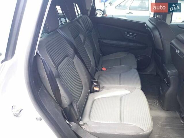 Сірий Рено Гранд Сценік, об'ємом двигуна 1.75 л та пробігом 164 тис. км за 16300 $, фото 15 на Automoto.ua