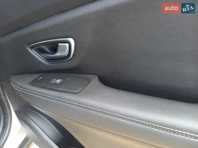 Сірий Рено Гранд Сценік, об'ємом двигуна 1.75 л та пробігом 164 тис. км за 16300 $, фото 18 на Automoto.ua