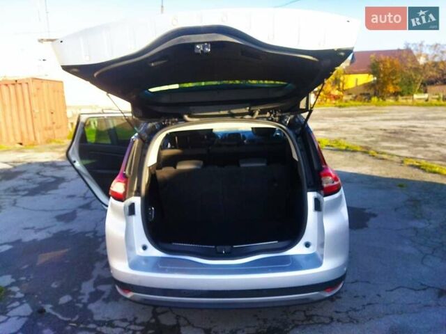 Серый Рено Гранд Сценик, объемом двигателя 1.7 л и пробегом 239 тыс. км за 15999 $, фото 11 на Automoto.ua