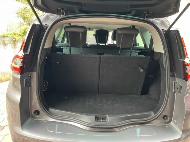 Сірий Рено Гранд Сценік, об'ємом двигуна 1.7 л та пробігом 218 тис. км за 15500 $, фото 12 на Automoto.ua