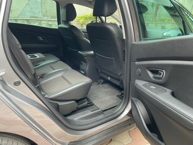 Сірий Рено Гранд Сценік, об'ємом двигуна 1.7 л та пробігом 218 тис. км за 15500 $, фото 15 на Automoto.ua