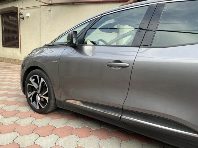 Сірий Рено Гранд Сценік, об'ємом двигуна 1.7 л та пробігом 218 тис. км за 15500 $, фото 4 на Automoto.ua