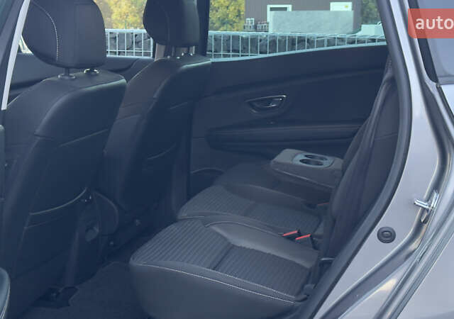 Рено Гранд Сценик 2019 в Стрые на Automoto.ua Серый Рено Гранд Сценик, объемом двигателя 1.7 л и пробегом 140 тыс. км за 14899 $, фото 126 на Automoto.ua