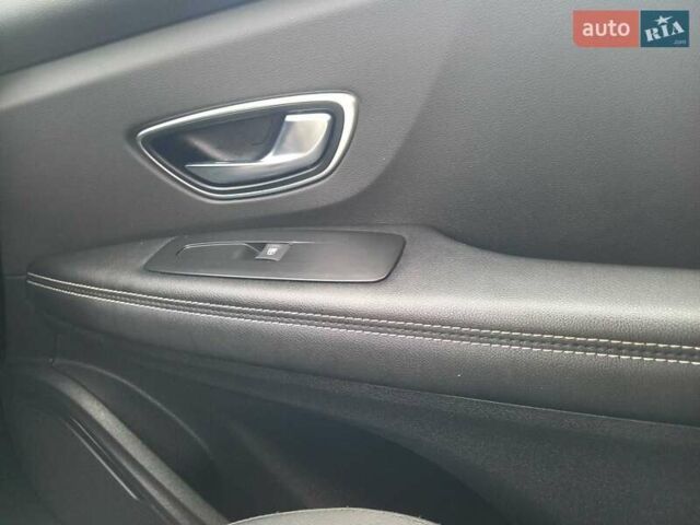 Сірий Рено Гранд Сценік, об'ємом двигуна 1.75 л та пробігом 164 тис. км за 16300 $, фото 32 на Automoto.ua