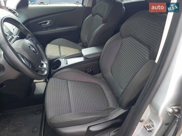 Сірий Рено Гранд Сценік, об'ємом двигуна 1.75 л та пробігом 164 тис. км за 16300 $, фото 21 на Automoto.ua