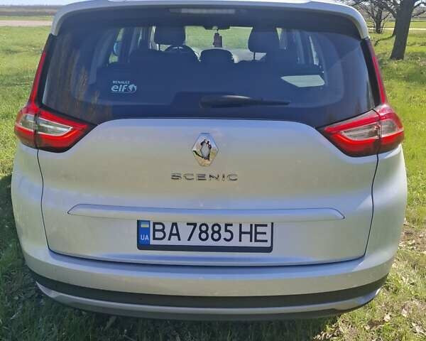 Сірий Рено Гранд Сценік, об'ємом двигуна 1.7 л та пробігом 183 тис. км за 16500 $, фото 1 на Automoto.ua