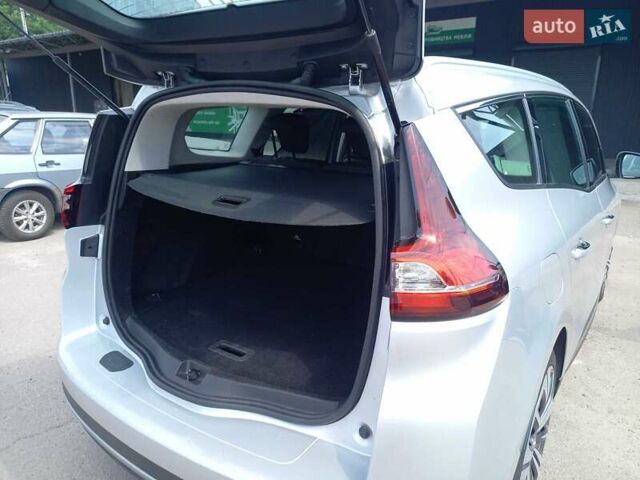 Сірий Рено Гранд Сценік, об'ємом двигуна 1.75 л та пробігом 164 тис. км за 16300 $, фото 19 на Automoto.ua