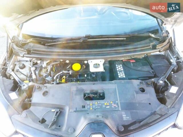 Серый Рено Гранд Сценик, объемом двигателя 1.7 л и пробегом 239 тыс. км за 15999 $, фото 36 на Automoto.ua