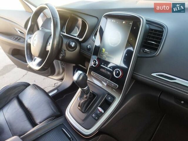 Серый Рено Гранд Сценик, объемом двигателя 1.7 л и пробегом 239 тыс. км за 15999 $, фото 35 на Automoto.ua