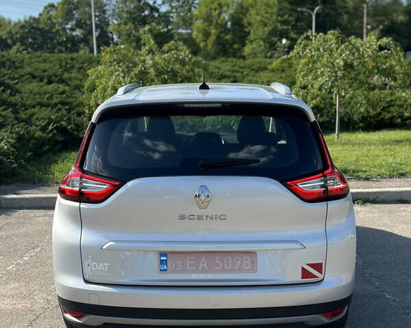 Сірий Рено Гранд Сценік, об'ємом двигуна 1.7 л та пробігом 157 тис. км за 14499 $, фото 5 на Automoto.ua