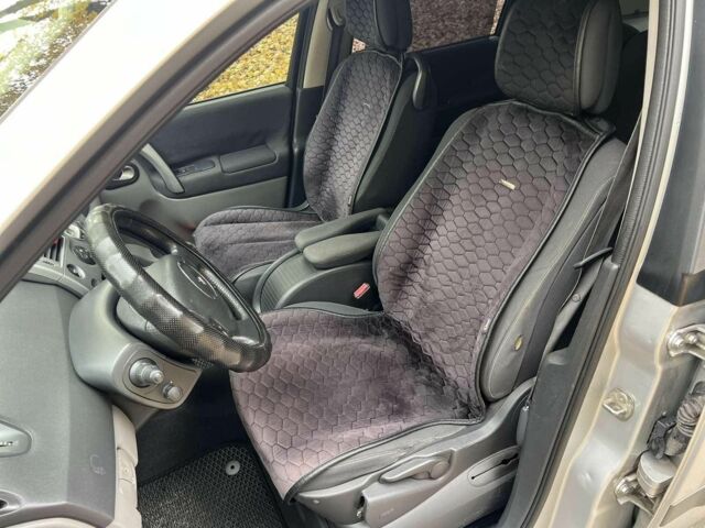 Серый Рено Гранд Сценик, объемом двигателя 1.9 л и пробегом 193 тыс. км за 5200 $, фото 7 на Automoto.ua