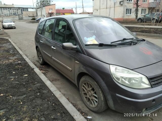 Серый Рено Гранд Сценик, объемом двигателя 0 л и пробегом 565 тыс. км за 3500 $, фото 2 на Automoto.ua