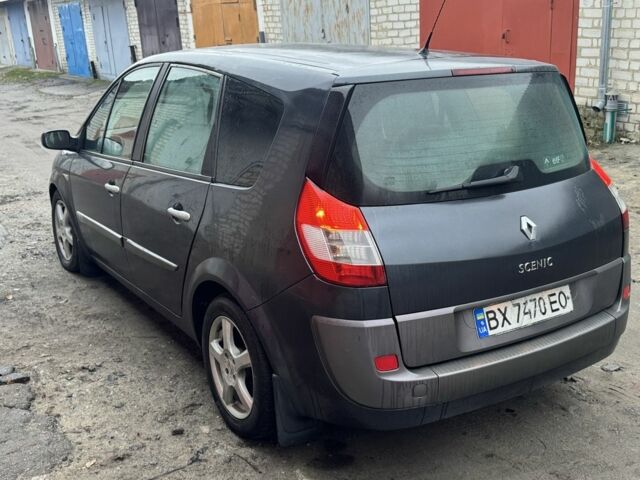 Серый Рено Гранд Сценик, объемом двигателя 2 л и пробегом 250 тыс. км за 3200 $, фото 1 на Automoto.ua
