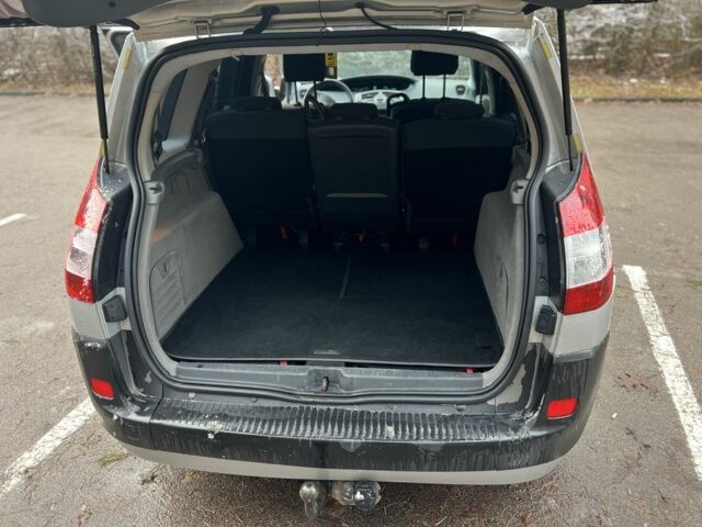 Серый Рено Гранд Сценик, объемом двигателя 1.6 л и пробегом 220 тыс. км за 5000 $, фото 6 на Automoto.ua