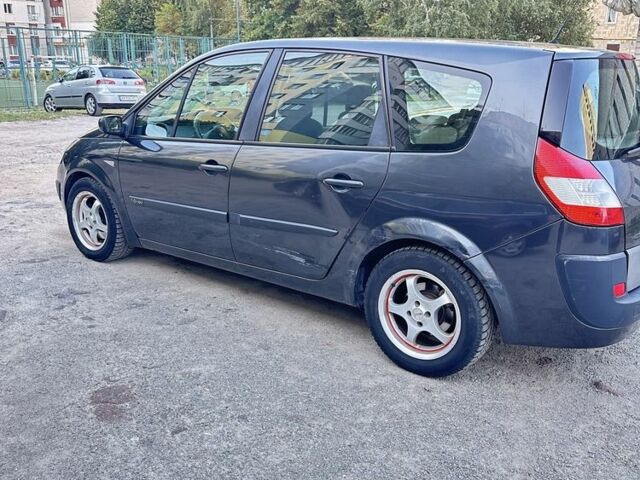 Серый Рено Гранд Сценик, объемом двигателя 1.6 л и пробегом 500 тыс. км за 5600 $, фото 2 на Automoto.ua