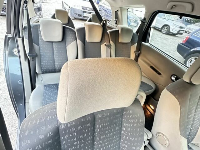 Сірий Рено Гранд Сценік, об'ємом двигуна 1.6 л та пробігом 500 тис. км за 5600 $, фото 9 на Automoto.ua