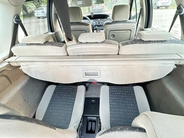 Сірий Рено Гранд Сценік, об'ємом двигуна 1.6 л та пробігом 500 тис. км за 5600 $, фото 11 на Automoto.ua