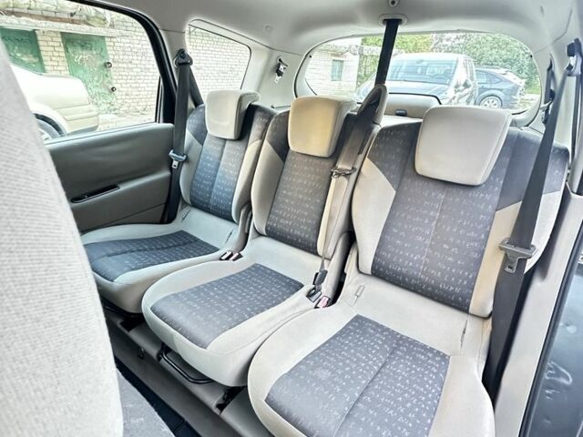 Сірий Рено Гранд Сценік, об'ємом двигуна 1.6 л та пробігом 500 тис. км за 5600 $, фото 4 на Automoto.ua