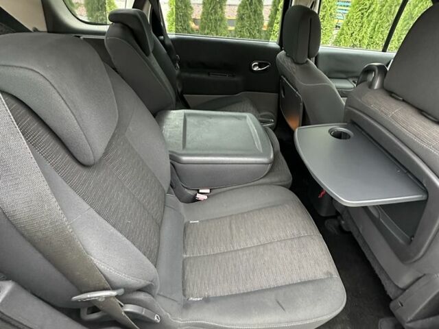 Серый Рено Гранд Сценик, объемом двигателя 1.9 л и пробегом 214 тыс. км за 4999 $, фото 3 на Automoto.ua