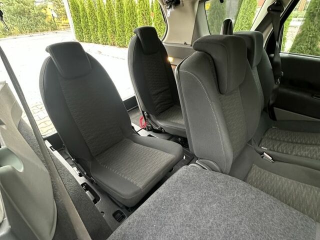 Серый Рено Гранд Сценик, объемом двигателя 1.9 л и пробегом 214 тыс. км за 4999 $, фото 4 на Automoto.ua