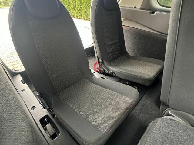 Серый Рено Гранд Сценик, объемом двигателя 1.9 л и пробегом 214 тыс. км за 4999 $, фото 18 на Automoto.ua