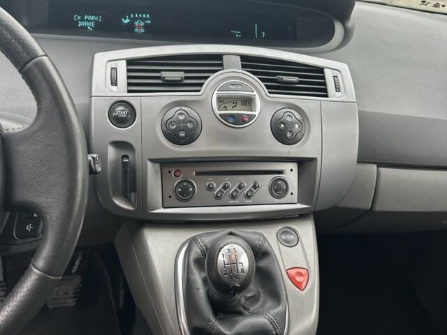 Серый Рено Гранд Сценик, объемом двигателя 1.9 л и пробегом 214 тыс. км за 4999 $, фото 8 на Automoto.ua