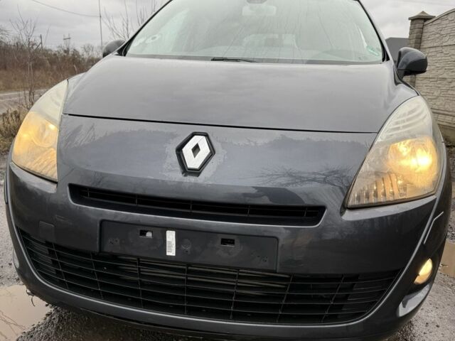 Сірий Рено Гранд Сценік, об'ємом двигуна 1.9 л та пробігом 300 тис. км за 3200 $, фото 1 на Automoto.ua