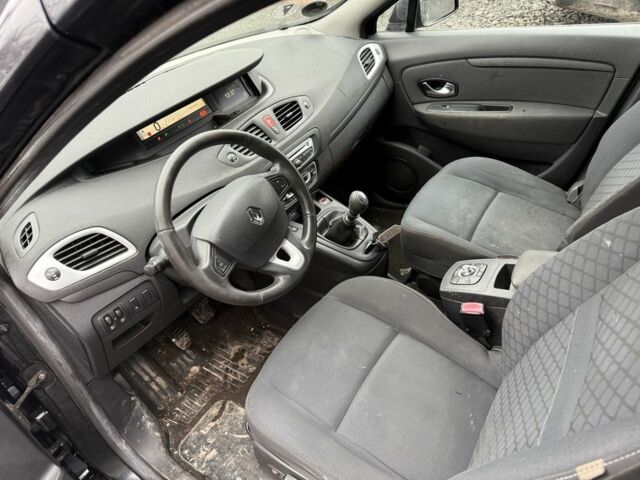 Сірий Рено Гранд Сценік, об'ємом двигуна 1.9 л та пробігом 300 тис. км за 3200 $, фото 4 на Automoto.ua