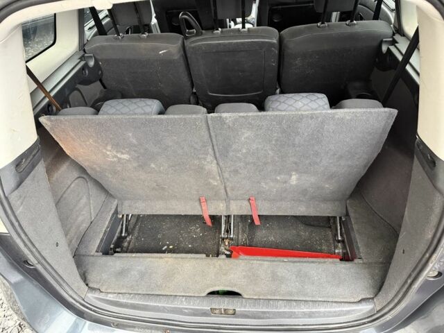 Сірий Рено Гранд Сценік, об'ємом двигуна 1.9 л та пробігом 300 тис. км за 3200 $, фото 6 на Automoto.ua