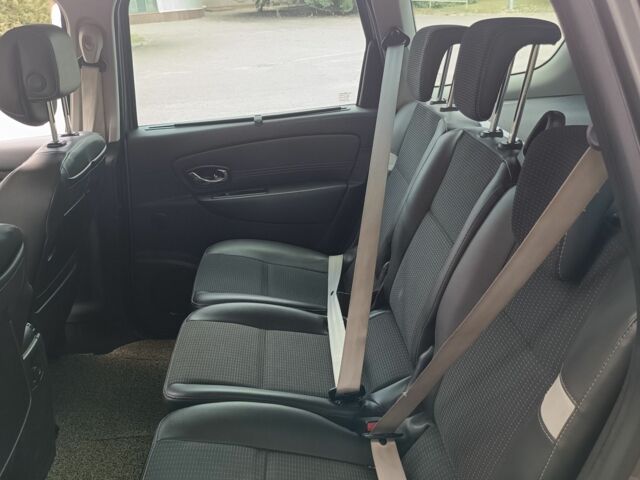 Серый Рено Гранд Сценик, объемом двигателя 1.5 л и пробегом 340 тыс. км за 8800 $, фото 5 на Automoto.ua